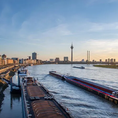 Crowne Plaza Duesseldorf - By Ihg Hotell 4*