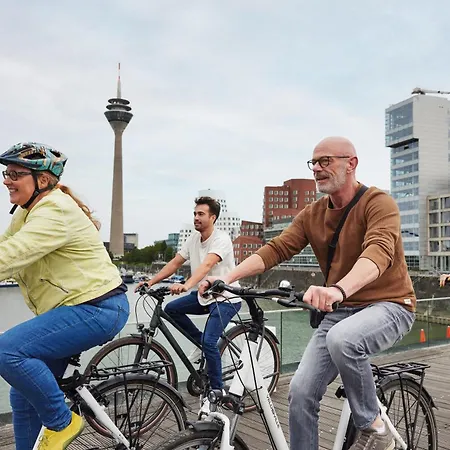 Szálloda Crowne Plaza Duesseldorf - By Ihg 4*