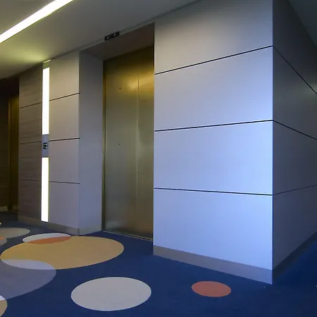 Szálloda Crowne Plaza Duesseldorf - By Ihg 4*