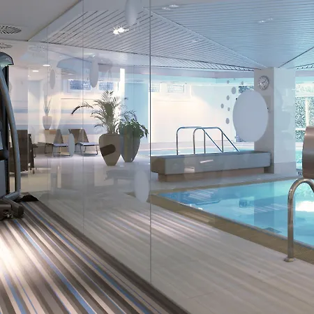 Crowne Plaza Duesseldorf - By Ihg 4*