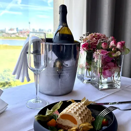 Crowne Plaza Duesseldorf - By Ihg 4*