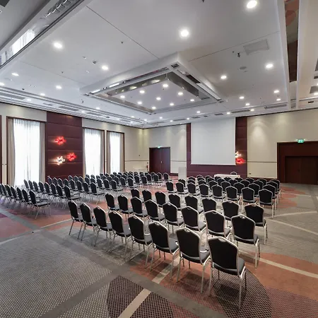 Crowne Plaza Duesseldorf - By Ihg Szálloda 4*