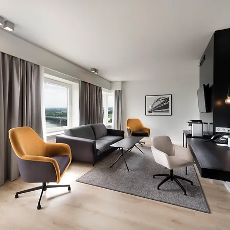 Szálloda Crowne Plaza Duesseldorf - By Ihg 4*