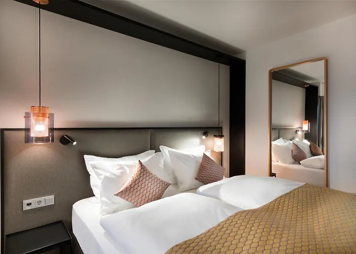 Отель Crowne Plaza Duesseldorf - By Ihg Нойс